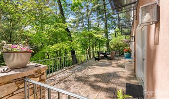 200 Robinhood Rd, Asheville, NC 28804
