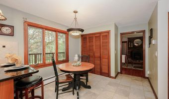 36 Old Farm Rd, Bedford, NH 03110