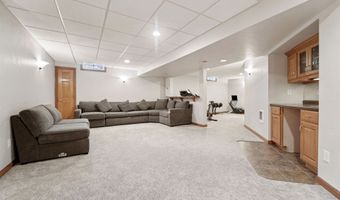 228 E THORNBROOK Ln, Appleton, WI 54913