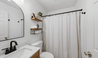 8 N Longwood Ln, Alexandria, KY 41001