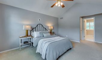 13153 Barrett Meadows Dr, Des Peres, MO 63021