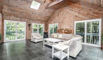 3 Deerfield Rd, Brookfield, CT 06804