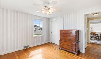 124 Longview Dr, Cranston, RI 02920