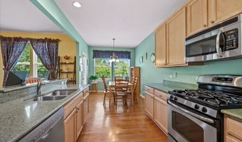 4041 Whitehall Ln, Algonquin, IL 60102
