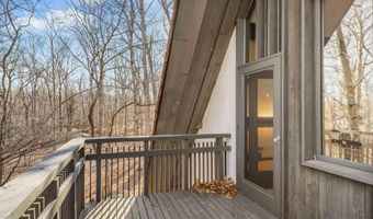 484 Cognewaugh Rd, Cos Cob, CT 06807