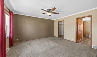 504 S Linn St, Anamosa, IA 52205