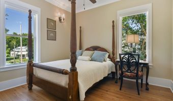 316 Leonhard Ave, Bay St. Louis, MS 39520