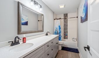 140 Pennant Ave, Beachwood, NJ 08722