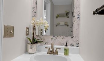 209 Mcnair Rd, Amherst, NY 14221