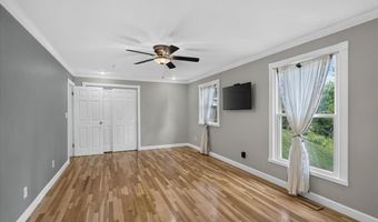 7 Springlake Ct, Ballwin, MO 63011