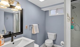 6282 15TH Rd N, Arlington, VA 22205