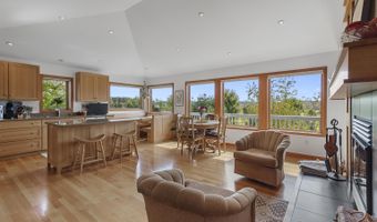 9364 Spring Creek Rd, Amherst, WI 54406