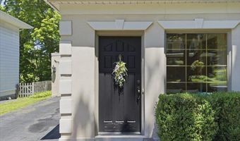 11 Freeman Rd, Albany, NY 12208