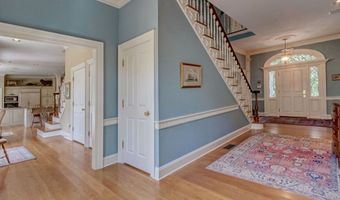 221 Vineyard Point Rd, Guilford, CT 06437