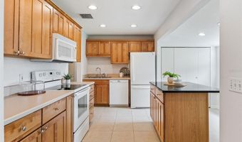 1811 MAPLEWOOD Dr, Orlando, FL 32803