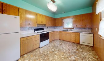 820 S 1st St, Albion, NE 68620