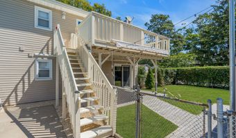 19 Spruce St, Beachwood, NJ 08722