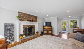 4 Brookfield Ct, Cheshire, CT 06410