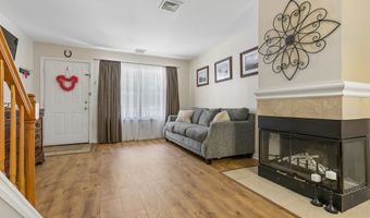 53 Manorwood Dr 53, Branford, CT 06405