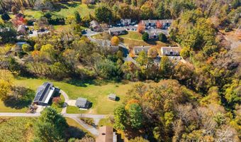 24 Ian River Dr, Asheville, NC 28806