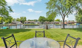 7236 Bluebill St, Algonac, MI 48001
