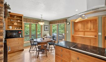 1323 Scott Cir, Ames, IA 50014