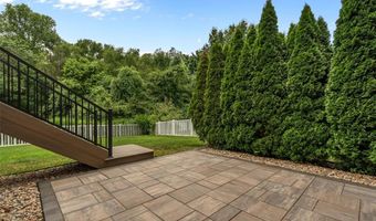 2535 Barrett Springs Dr, Ballwin, MO 63021