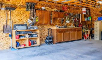 508 E Circle Dr E, Cody, WY 82414