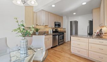 3808 WINTERSET Dr, Annandale, VA 22003