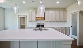 10581 W Miller Sardis Rd, Bauxite, AR 72011