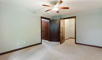 2811 Swallowtail Ct, Altoona, WI 54720