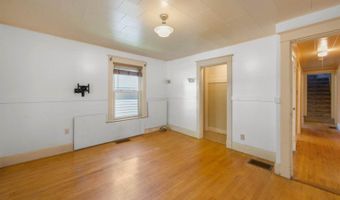 164 7th St, Bangor, ME 04401