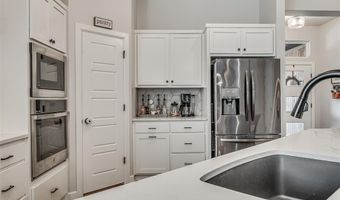 428 Vista Dr, Yukon, OK 73099