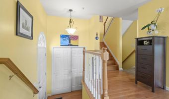 6 ELCO Ct, Bayonne, NJ 07002