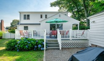 16 Raymond Pl, Cromwell, CT 06416