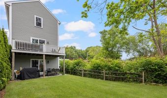 36 Wanda St, Narragansett, RI 02882