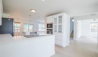 522 Tiger Blvd, Bentonville, AR 72712