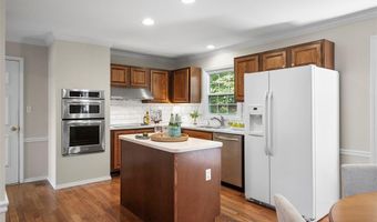 1217 Du Motier Dr, Ballwin, MO 63011
