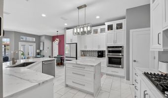 526 ISLEBAY Dr, Apollo Beach, FL 33572