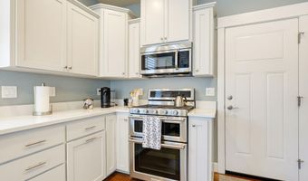 955 Overlook Dr, Ashland, OR 97520