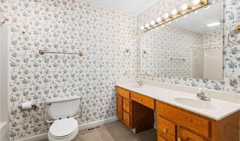 1320 Pratt Rd, Ararat, NC 27007