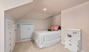 301 22nd St NW, Austin, MN 55912