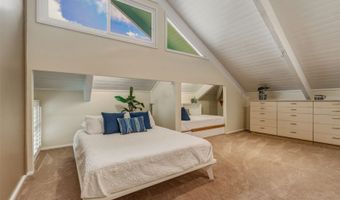 586 Kaimalino St, Kailua, HI 96734