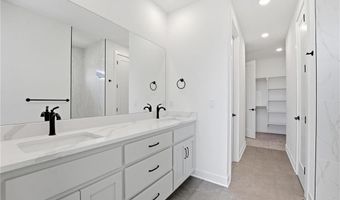 1599 Grayhawk Dr, Basehor, KS 66007