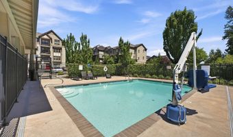 17051 SW APPLEDALE Rd 203, Beaverton, OR 97007