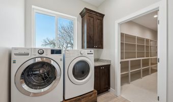 735 E 850 S, Centerville, UT 84014