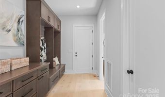 1613 Umstead St, Charlotte, NC 28205