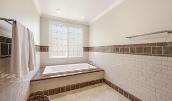 5801 Middle Crest Dr, Agoura Hills, CA 91301