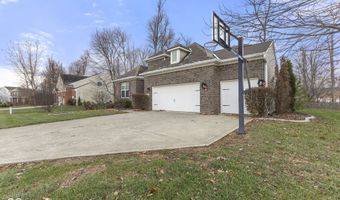 702 Chestnut Dr, Avon, IN 46123