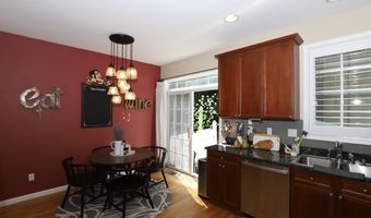 70 Woodcrest Ln 70, Danbury, CT 06810
